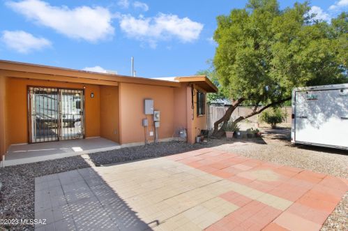 5985 9th Ave, Tucson AZ  85706-4001 exterior