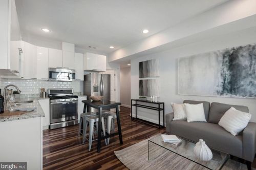 18 Bates St, Washington, DC 20001-1112