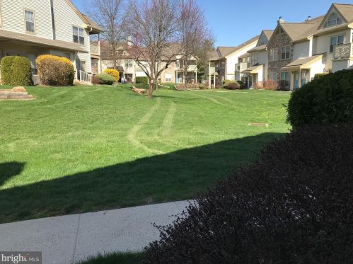 1615 Foxmeadow Cir, Limerick PA  19468-1550 exterior