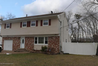13 Gem Ave, Toms River NJ  08755-7303 exterior