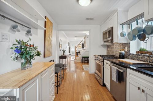 819 9th St, Washington DC  20002-3731 exterior