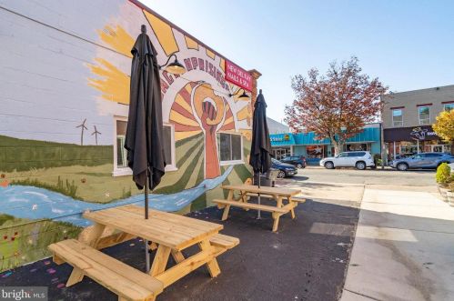 1801 Commonwealth Ave, Alexandria VA 22301-1403 exterior