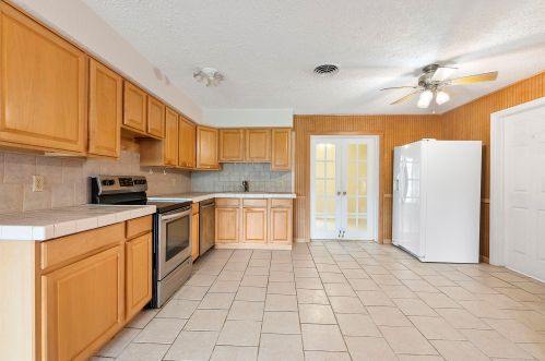 748 Oak St, Fort Pierce FL 34952-1341 exterior