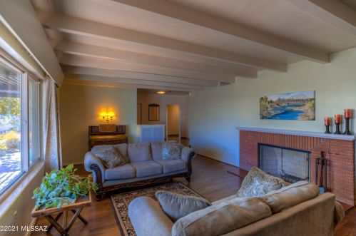 201 Irving Ave, Tucson AZ 85711-6239 exterior