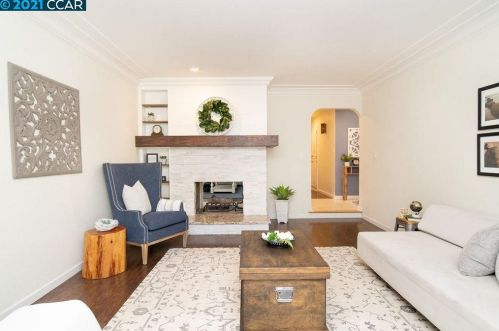 1322 Mountbatten Ct, Concord CA 94518-3927 exterior