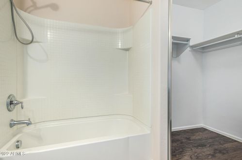 2144 77 Dr, Phoenix AZ 85035-5111 exterior