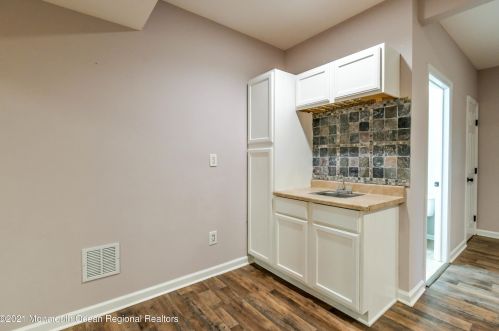 5 Markus Ct, Jackson Twp NJ  08527-2886 exterior