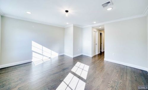 161 Adams Ave, River Edge NJ 07661-1437 exterior