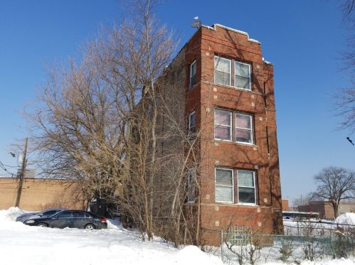 3542 Thomas St, Chicago, IL 60651-4017