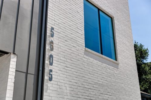 5515 Bryan Pkwy, Dallas TX 75206-8105 exterior