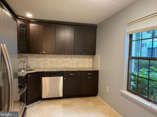 65 Drewes Ct, Trenton, NJ 08648-2631