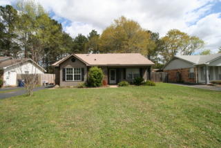 803 Royal Woods Dr, Mobile, AL 36608-9203