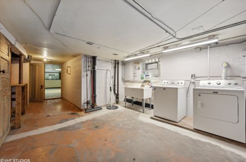 2726 Troy St, Chicago IL 60655-2320 exterior