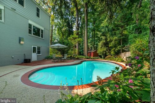 1423 Crestridge Dr, Silver Spring MD 20910-1535 exterior