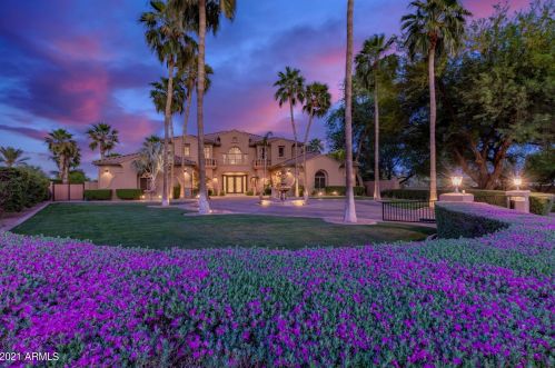 25401 45th Dr, Phoenix AZ  85083-2243 exterior