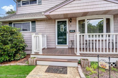 5 Carole Dr, Oakhurst NJ  07755-1202 exterior