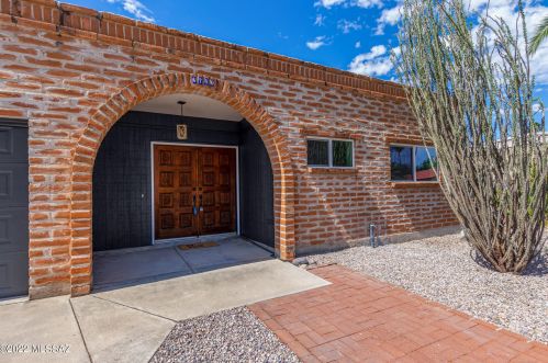 6780 4th St, Tucson, AZ 85710-2218