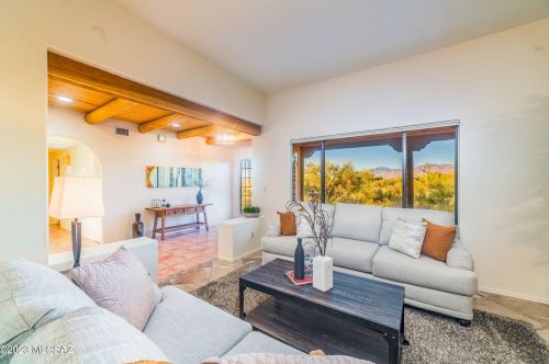 7015 Camino De Los Caballos, Tucson AZ 85743-9689 exterior