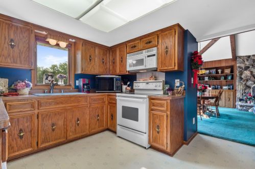 7451 99, Milwaukee WI 53227-3632 exterior