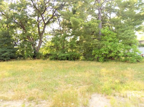 1031 James Ave, Meskegon MI 49442-2135 exterior