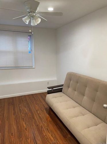 2857 Sampson Ave, Bronx NY  10465-2919 exterior