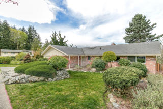 19611 11th Ave, Seattle WA  98177-2614 exterior