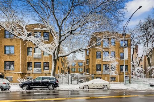 7021 Sheridan Rd, Chicago, IL 60626-3027