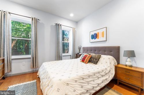 2238 Gerritt St, Philadelphia PA 19147-5821 exterior