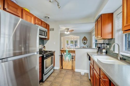 7112 Foster Ave, Chicago IL 60656-1956 exterior