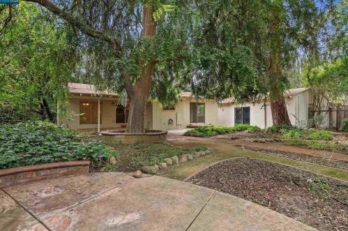 1569 Matheson Rd, Concord CA 94521-2132 exterior