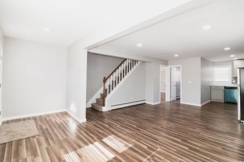 17 Haab Ave, Babylon NY  11702-2034 exterior