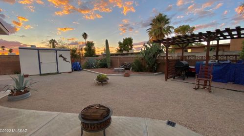 9401 Deer Trl Cir, Tucson AZ 85710-8034 exterior