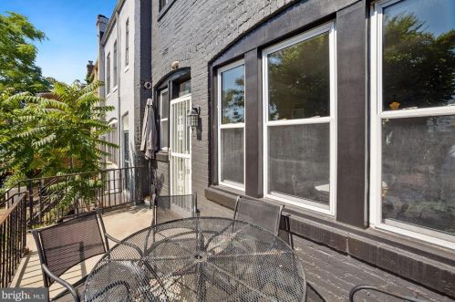 1933 Smt Pl, Washington DC 20002-1353 exterior