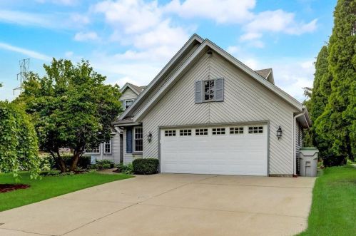 4067 70th St, Milwaukee, WI 53220-2413