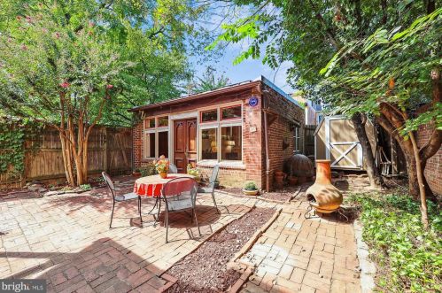 311 5 St, Washington DC 20003-1104 exterior