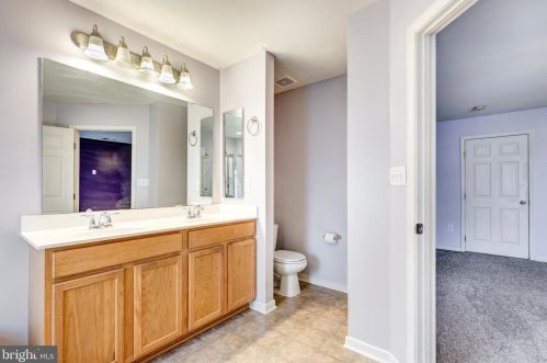 711 Grant Dr, Hanover PA  17331-2079 exterior