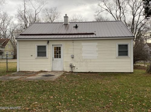 803 Fenimore Ave, Kalamazoo, MI 49048-2032