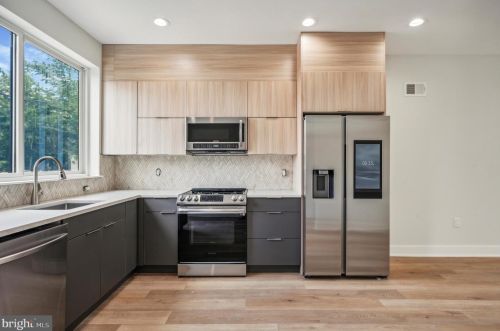 1741 Marshall St, Philadelphia PA 19120-3742 exterior