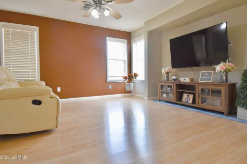 3109 72nd Ln, Phoenix AZ  85043-7822 exterior