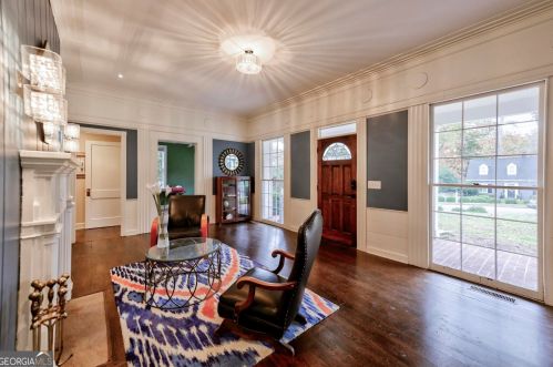 563 Collier Rd, Atlanta GA  30318-2659 exterior