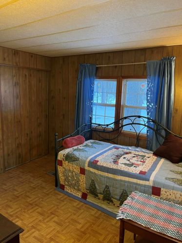 1120 37th St, Allegan MI 49010-8308 exterior