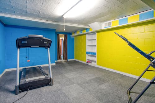 3340 Poinsettia Ave, Grand Rapids MI 49508-2567 exterior