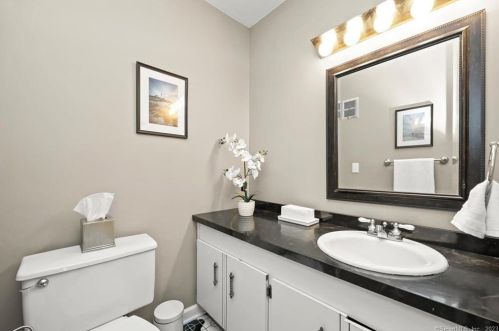 49 Fox Run Rd, Norwalk CT 06850-2324 exterior