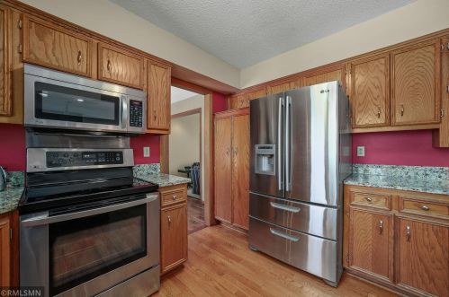 1441 Colleen Ave, Saint Paul MN 55112-1939 exterior