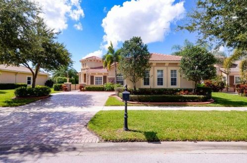 9895 Nuova Way, Fort Pierce FL  34986-2860 exterior