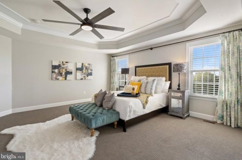 23073 Creighton Farms Dr, Leesburg VA 20175-6491 exterior