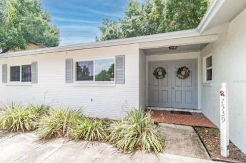 7539 Meadow Dr, Tampa, FL 33634-2962