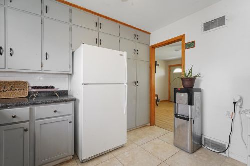 1450 Kinsey Ave, Joliet IL 60436-2546 exterior