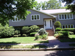 27 Grace Rd, Newton, MA 02459-3425
