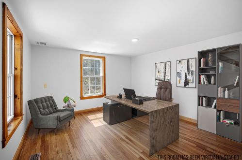 160 Hall Rd, Barrington NH 03825-3211 exterior